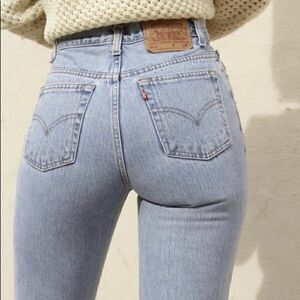 Vintage Levi’s High Waist wedgie fit Jeans (why do they call them wedgie?)